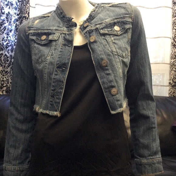 Bethany Mota cropped distressed jean jacket - Picture 2 of 12